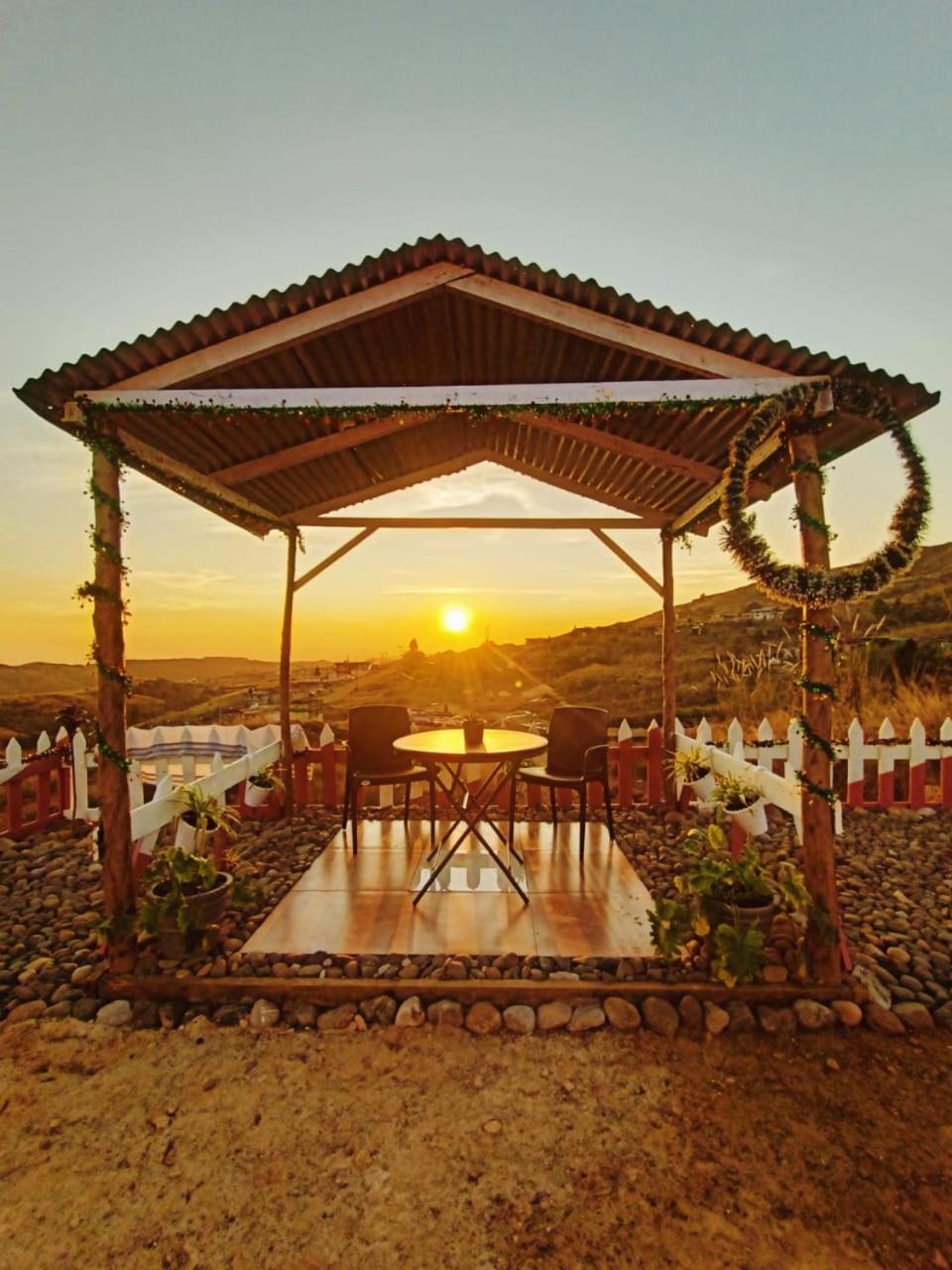 The Escapade Inn Cherrapunji Exterior photo